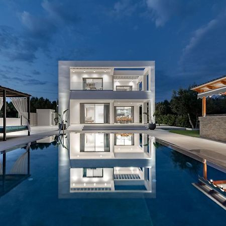 Antonia Villa - Luxurious Serenity With Private Pool, By Zantewize Kalipadhon ภายนอก รูปภาพ