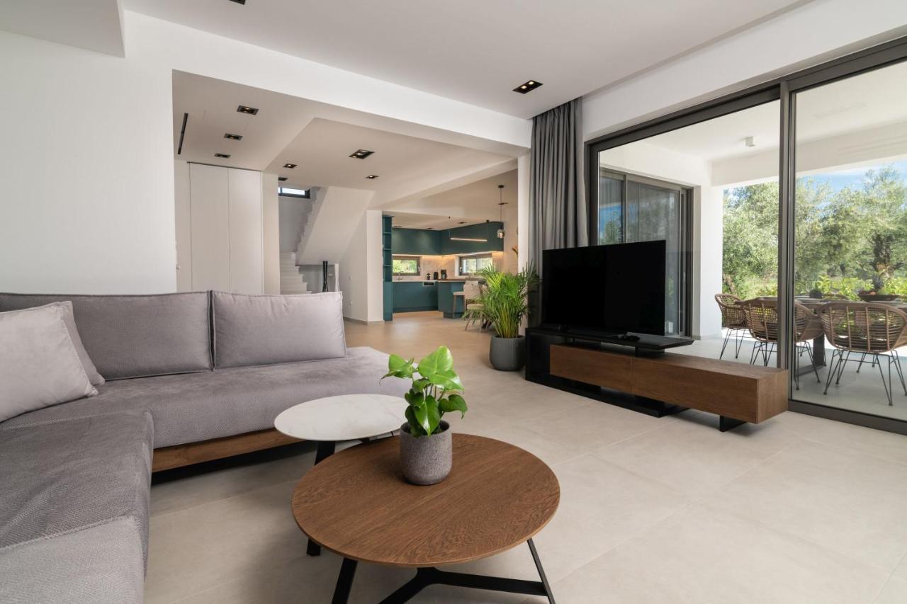 Antonia Villa - Luxurious Serenity With Private Pool, By Zantewize Kalipadhon ภายนอก รูปภาพ