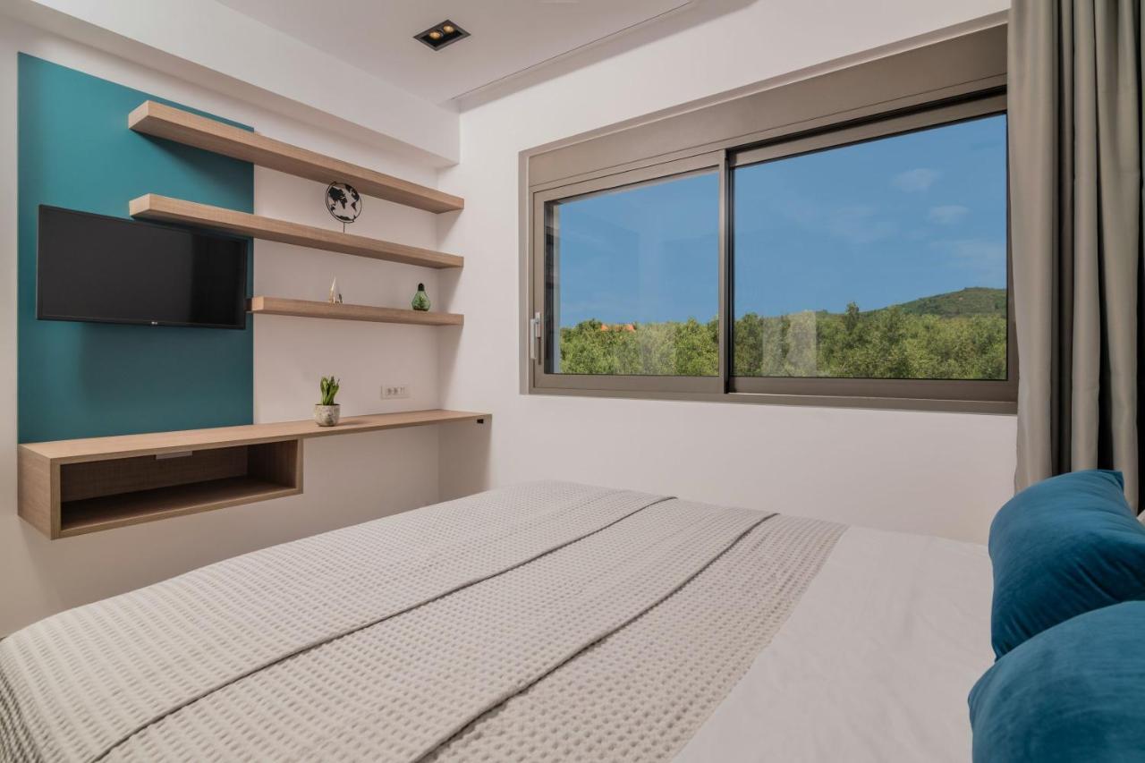 Antonia Villa - Luxurious Serenity With Private Pool, By Zantewize Kalipadhon ภายนอก รูปภาพ