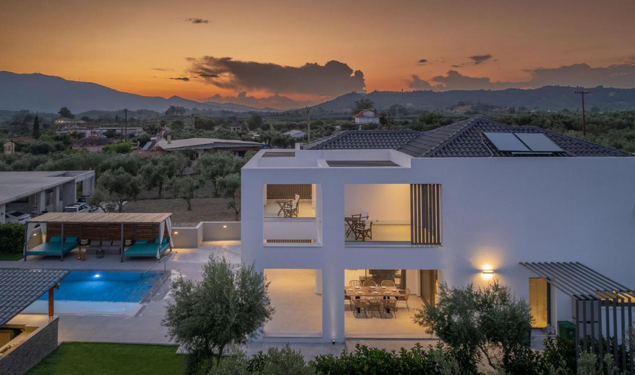 Antonia Villa - Luxurious Serenity With Private Pool, By Zantewize Kalipadhon ภายนอก รูปภาพ
