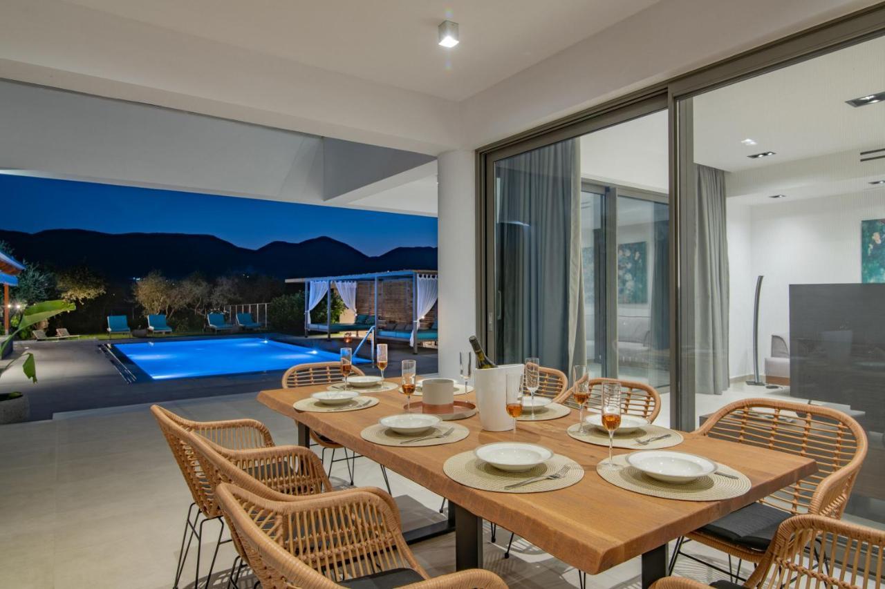 Antonia Villa - Luxurious Serenity With Private Pool, By Zantewize Kalipadhon ภายนอก รูปภาพ