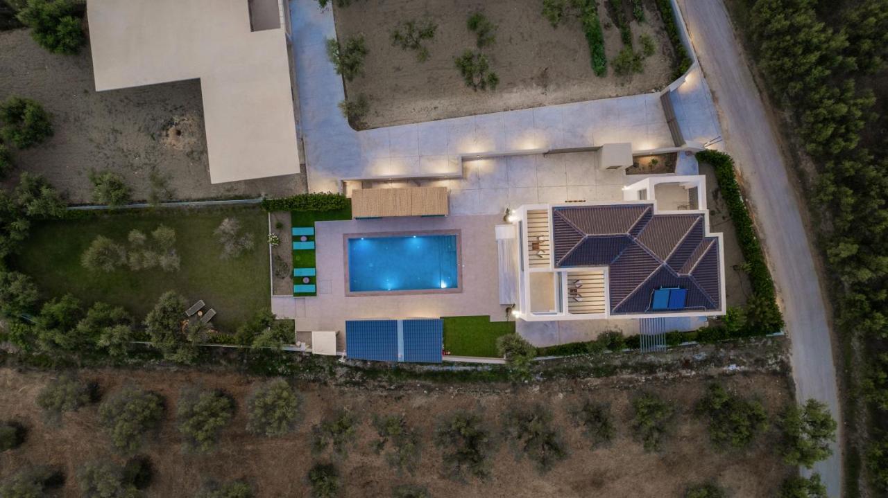 Antonia Villa - Luxurious Serenity With Private Pool, By Zantewize Kalipadhon ภายนอก รูปภาพ