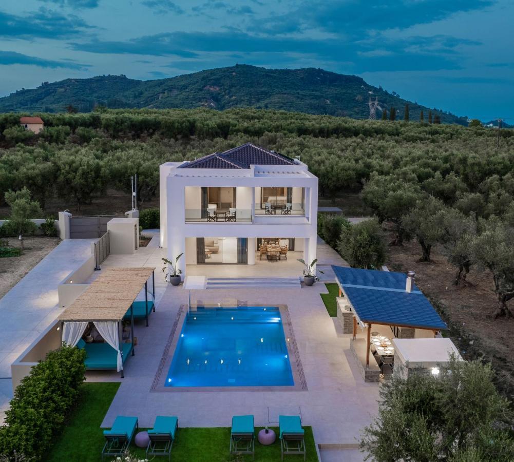 Antonia Villa - Luxurious Serenity With Private Pool, By Zantewize Kalipadhon ภายนอก รูปภาพ